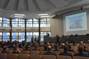 Na zdjęciu uroczystość zakończenia VIII Wojewódzkiej edycji ogólnopolskich zawodów dla policjantów &quot;Dzielnicowy roku 2015&quot;