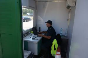 Mobilna stacja kontroli pojazdów we wspólnej akcji Policji z ITD