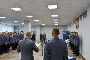 Policjanci podczas spotkania pożegnalnego insp. Piotra Kuci
