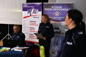 policjanci śląskiej i bytomskiej drogówki podczas wystąpienia