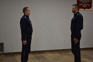 Z-ca n-ka prewencji KWP w Katowicach składa meldunek Zastępcy Komendanta Wojewódzkiego Policji w Katowicach