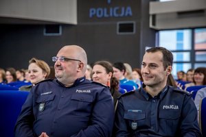 Na pierwszym planie Komendant Wojewódzki Policji w Katowicach oraz Zastępca Naczelnika Gabinet KWP