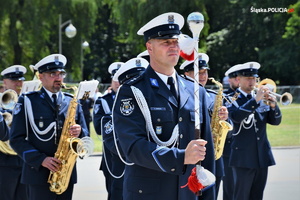 Orkiestra w tracie obchodów Święta Policji garnizonu śląskiego.