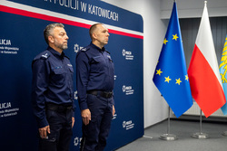 Nowi zastępcy komendanta przez ścianką banerową