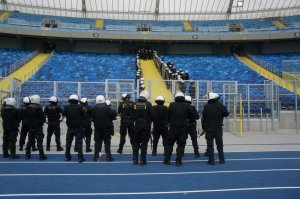 Ćwiczenia Policji na Stadionie Śląskim