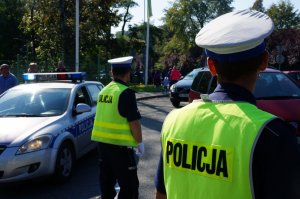 Policjanci zabezpieczający Dzień Otwarty Stadionu Śląskiego