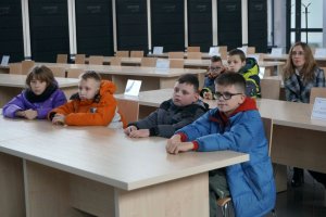 Wizyta dzieci i młodzieży w częstochowskiej komendzie.