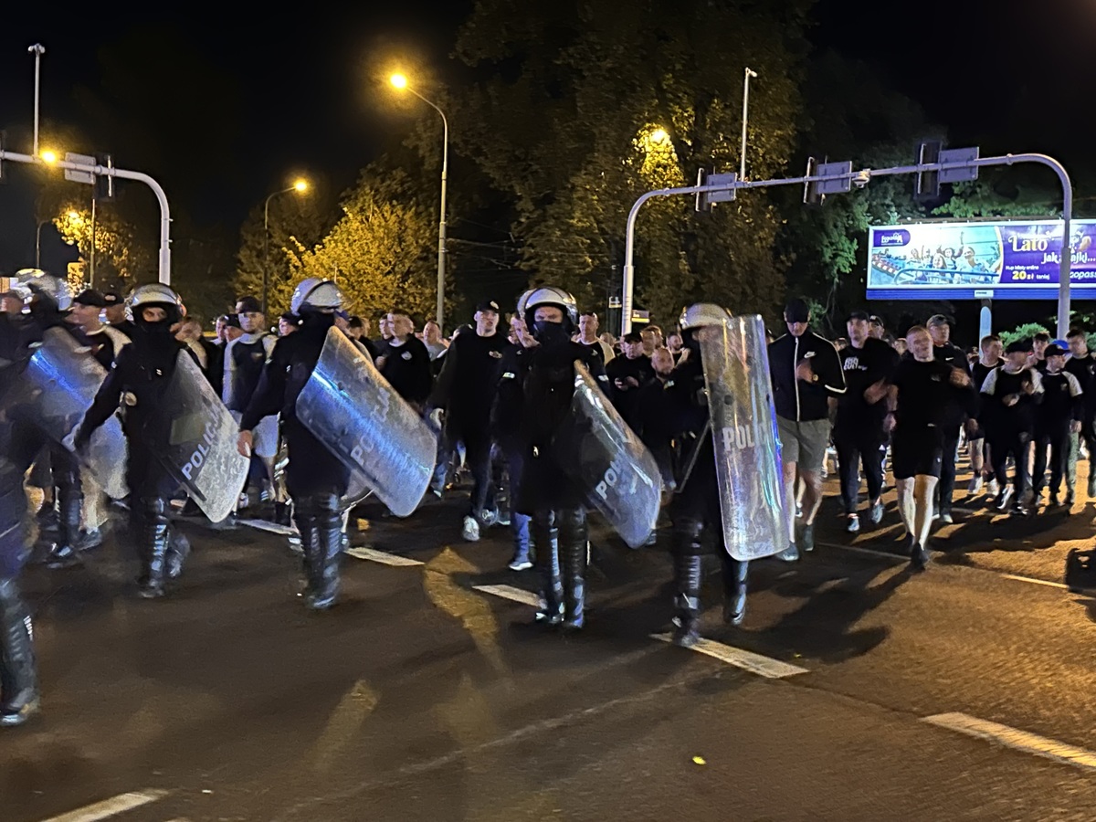 Policjanci Zabezpieczali Mecz Pomi Dzy Dru Ynami Gks U Katowice I