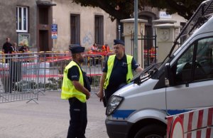 Policjanci Oddziałów Prewencji Policji  z Katowic podczas zabezpieczenia Rajdu Śląska