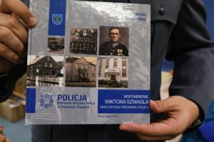 Książka dotycząca losów Wiktora Szwagla napisana przez piekarskiego policjanta oraz mieszkańca Piekar Śląskich