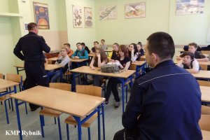 „Wkraczasz w dorosłość – Wybieraj!” - Spotkanie śląskich policjantów z młodzieżą z Gimnazjum nr 3 w Rybniku