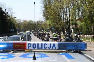 Policjanci na paradzie motocyklistów w Tychach