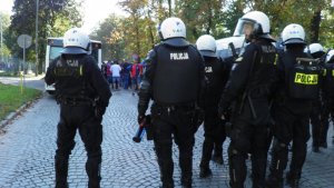 Policjanci podczas zabezpieczenia meczu pomiędzy drużynami Górnika Zabrze i Piasta Gliwice