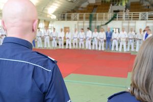 Uczestnicy mistrzostw policji w judo i karate