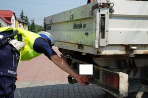 Policjanci z Żywca w trakcie działań &quot;TRUCK &amp; BUS&quot;