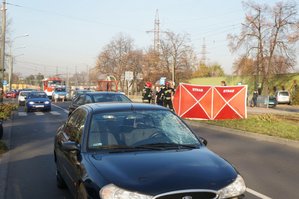 Samochód, który potrącił pieszego