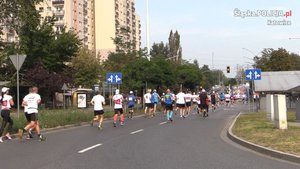 Policjanci z Katowic oraz Siemianowic Śląskich podczas zabezpieczenia biegu Silesia Marathon