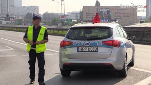 Policjanci z Katowic oraz Siemianowic Śląskich podczas zabezpieczenia biegu Silesia Marathon