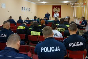 Policjanci z Katowic oraz Siemianowic Śląskich podczas zabezpieczenia biegu Silesia Marathon