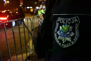 policjant katowickiego oddziału prewencji biorący udział w zabezpieczeniu uroczystości