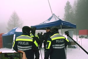 Komendant Wojewódzki Policji w Katowicach rozmawia z policjantami
