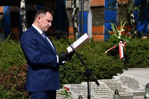 Reprezentant Wojewody Śląskiego podczas przemówienia.