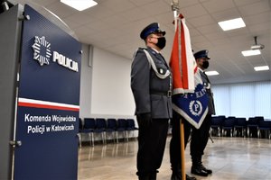 Poczet sztandarowy Komendy Wojewódzkiej Policji w Katowicach.
