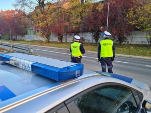 Policjanci na drodze w trakcie działań &quot;Prowadzę - jestem trzeźwy&quot;