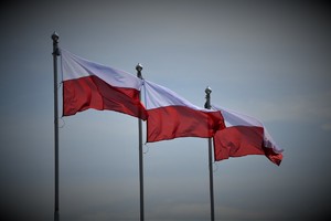 Trzy flagi Polski.