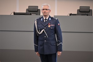 zdjęcie przedstawia I Zastępcę Komendanta Wojewódzkiego Policji w Katowicach w mundurze galowym