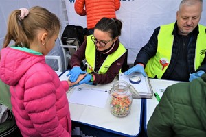 zdjęcie przedstawia stanowisko laboratorium kryminalistyki