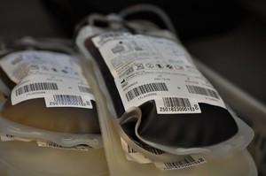 zdjęcie przedstawia woreczki z krwią