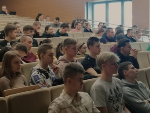 uczestnicy konferencji siedzący na auli AWF Katowice