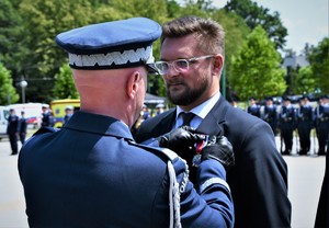 Komendant Główny Policji odznacza Prezydenta Katowic