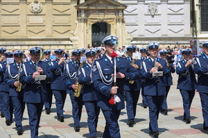 Orkiestra w tracie obchodów Święta Policji garnizonu małopolskiego.