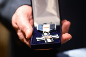na zdjęciu uroczystości wręczenia medali i odznaczeń