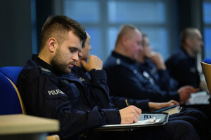 Policjanci podczas wykładów.