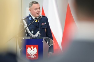 Komendant Wojewódzki Policji w Katowicach podczas przemówienia