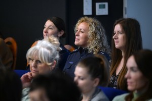 Na zdjęciu uczestniczki spotkania „Kobieca energia w Policji”