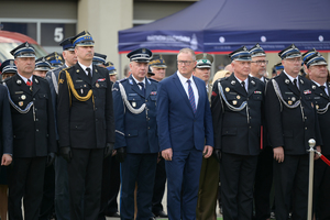 Na zdjęciu Komendant Wojewódzki Policji w Katowicach wraz z przedstawicielami innych służb