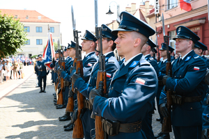 Na zdjęciu policjanci kompanii honorowej