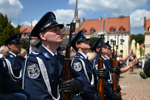 Na zdjęciu policjanci kompanii honorowej