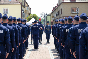 Na zdjęciu policjanci