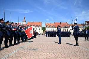 Na zdjęciu Zastępca Komendanta Głównego wraz z kompanią honorową