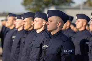 Na zdjęciu ślubujący policjanci