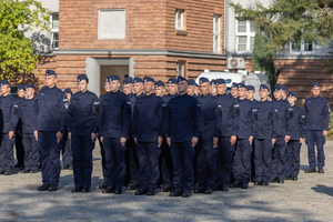 Na zdjęciu ślubujący policjanci