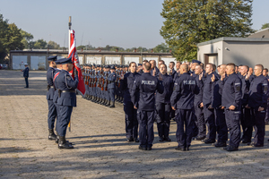 Na zdjęciu policjanci w trakcie ślubowania