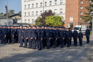 Na zdjęciu ślubujący policjanci