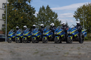 Policjanci Motocyklowej Asysty Honorowej