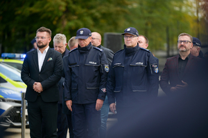 Na zdjęciu zbliżenie na gości uroczystości